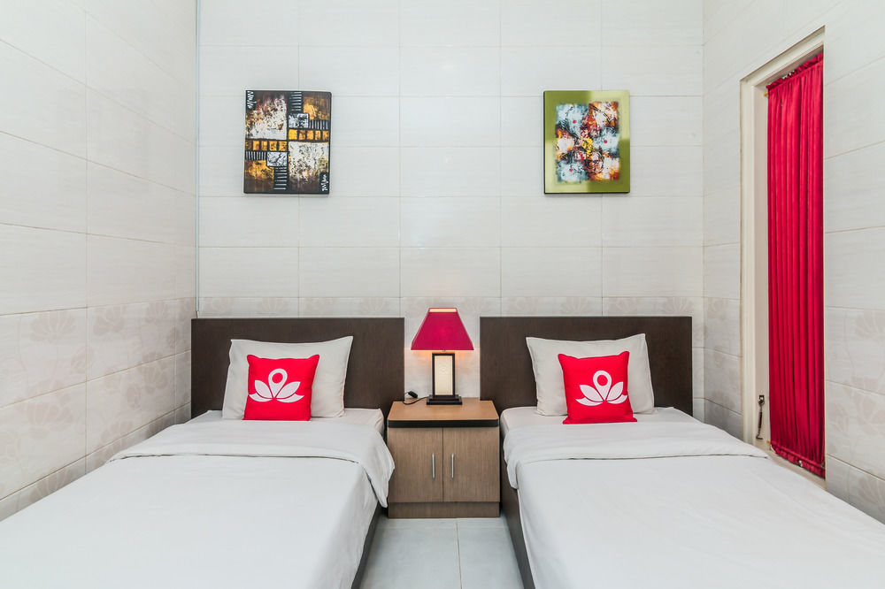 Angkul Angkul Beach Inn Kuta By Kamara Экстерьер фото